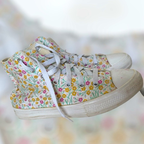 Converse Chuck Taylor floral high top shoes girls US
size 2Y - Picture 4 of 6